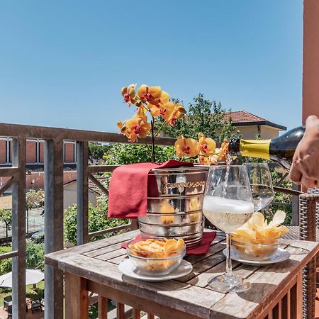 Hotel Gabrini Marina di Massa Εξωτερικό φωτογραφία