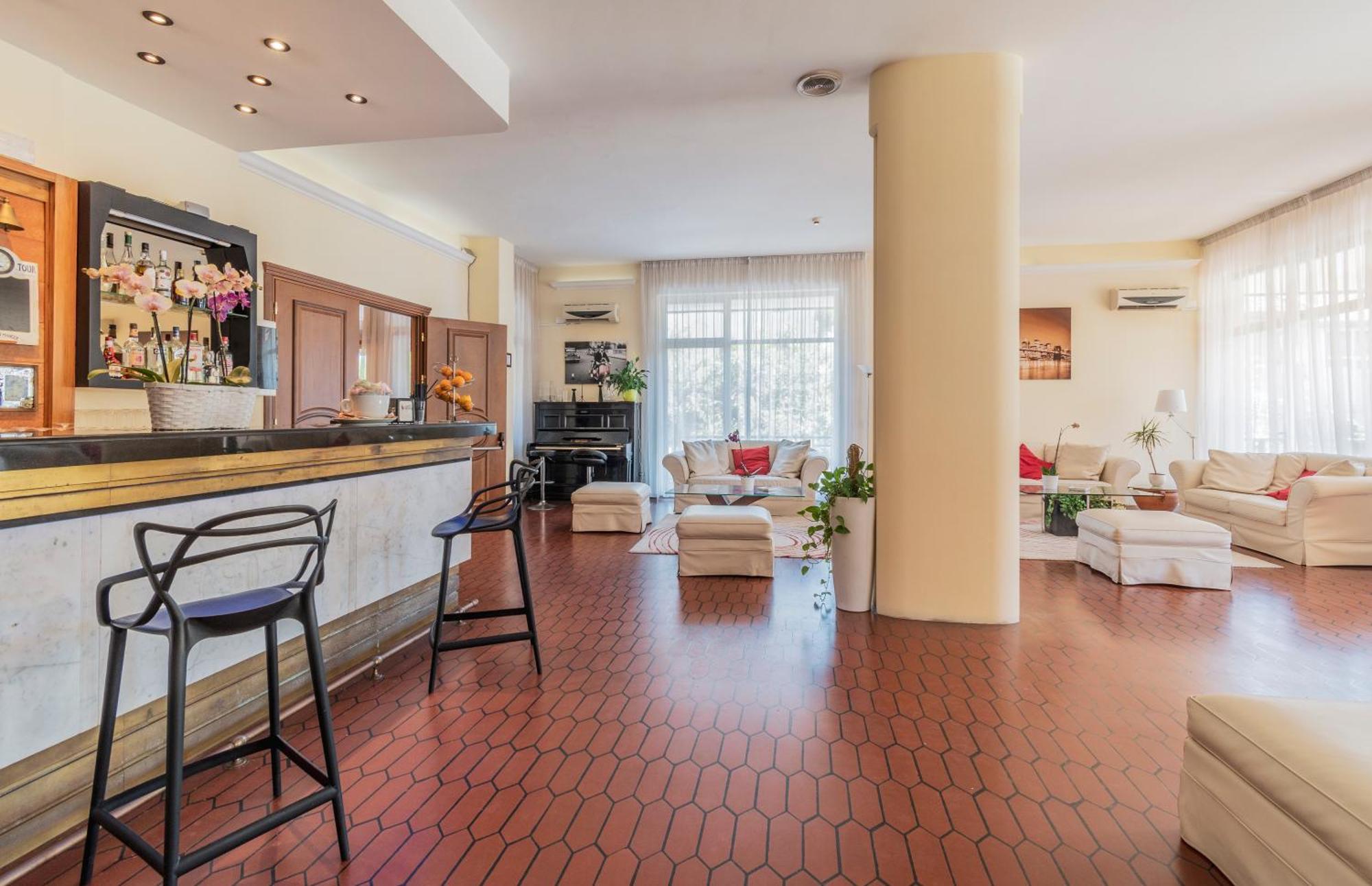 Hotel Gabrini Marina di Massa Εξωτερικό φωτογραφία