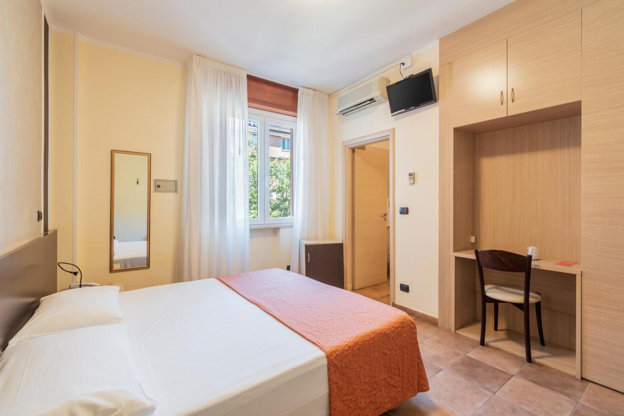 Hotel Gabrini Marina di Massa Εξωτερικό φωτογραφία