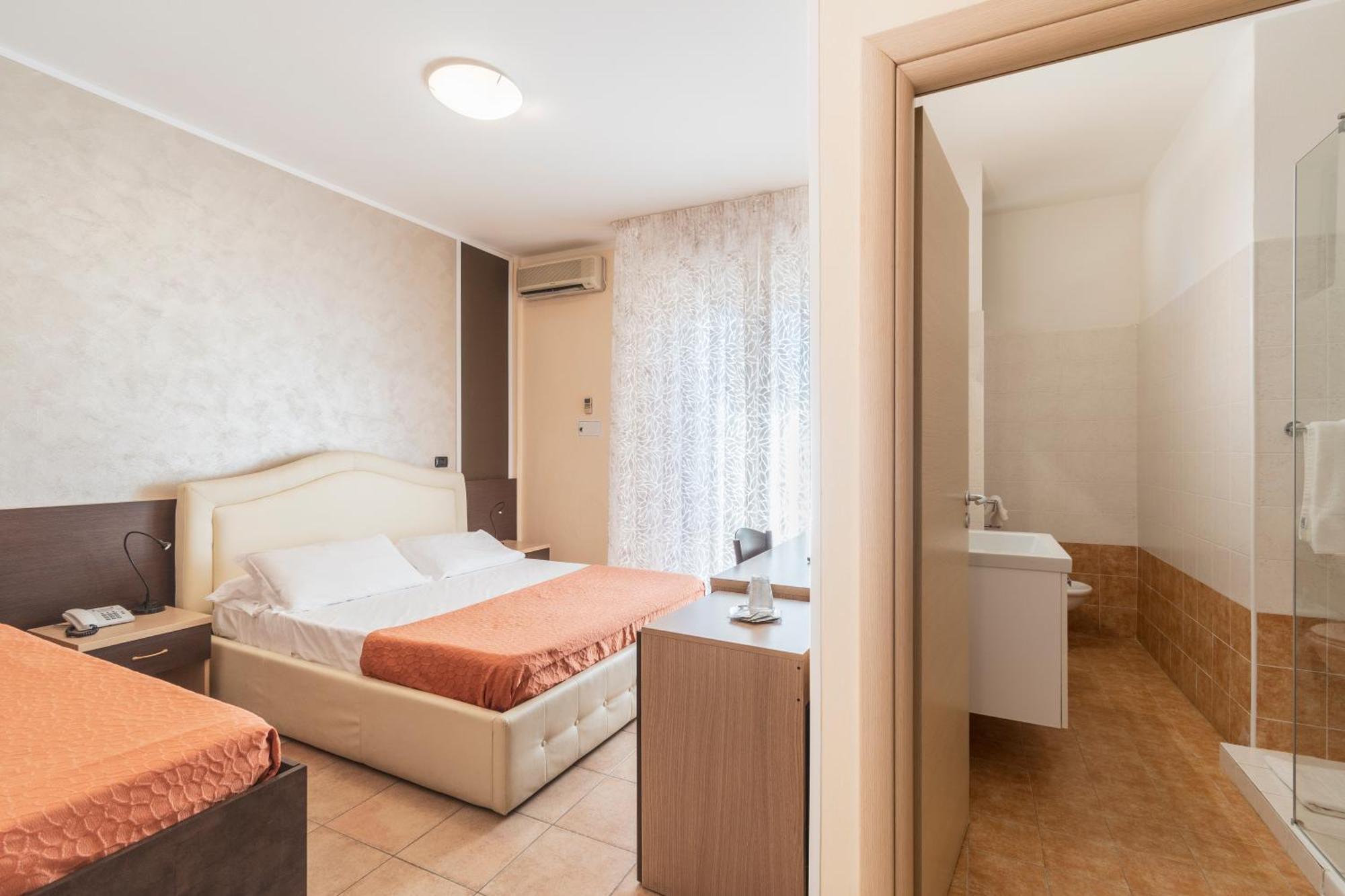 Hotel Gabrini Marina di Massa Εξωτερικό φωτογραφία