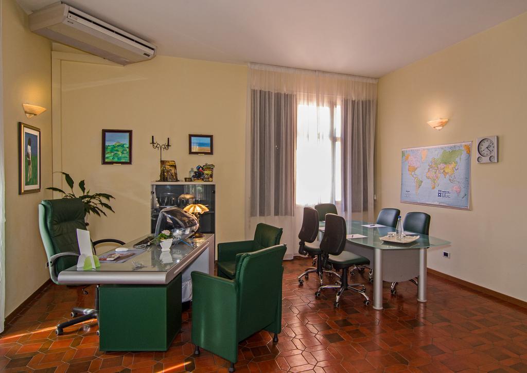 Hotel Gabrini Marina di Massa Εξωτερικό φωτογραφία