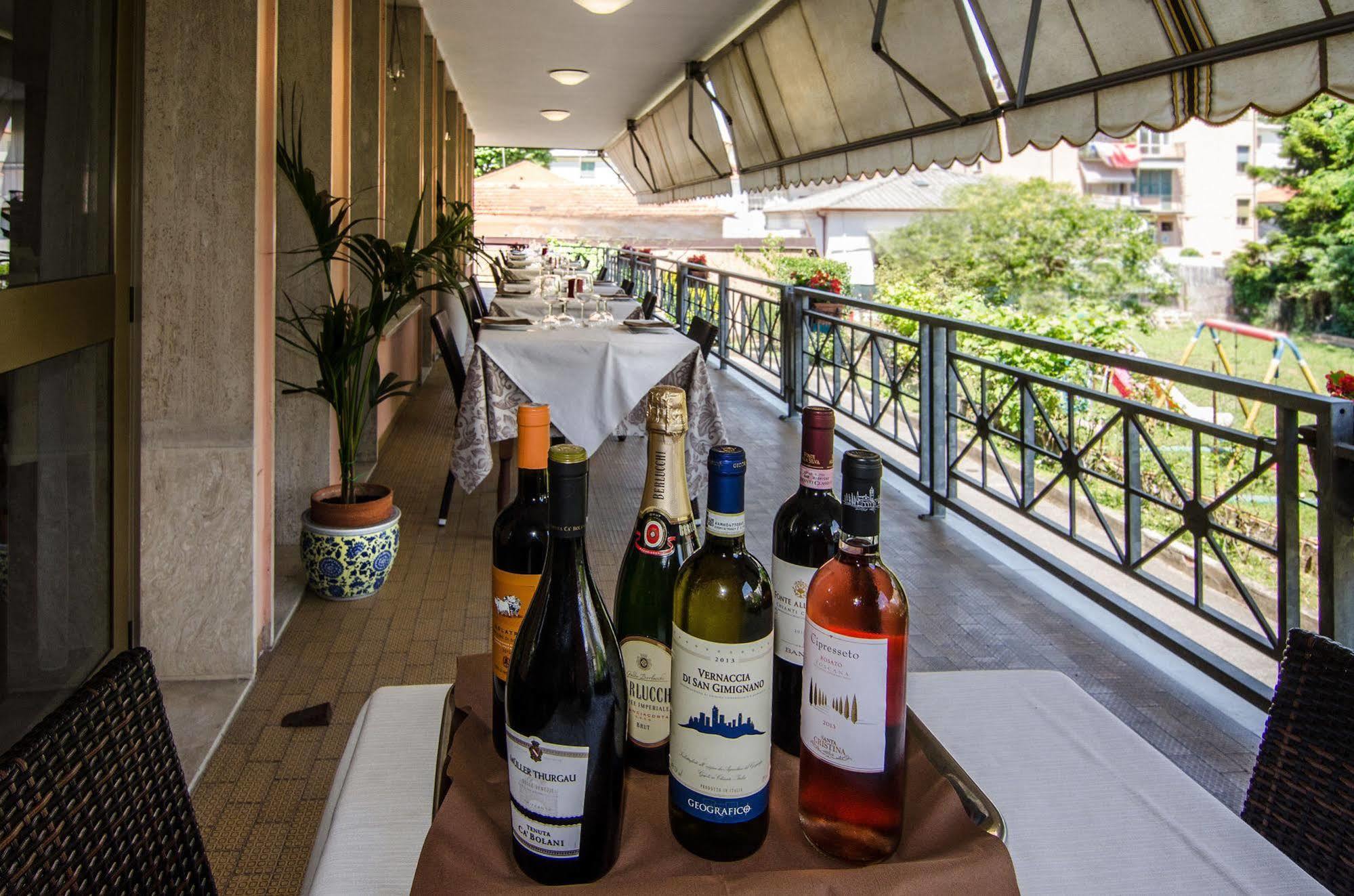 Hotel Gabrini Marina di Massa Εξωτερικό φωτογραφία