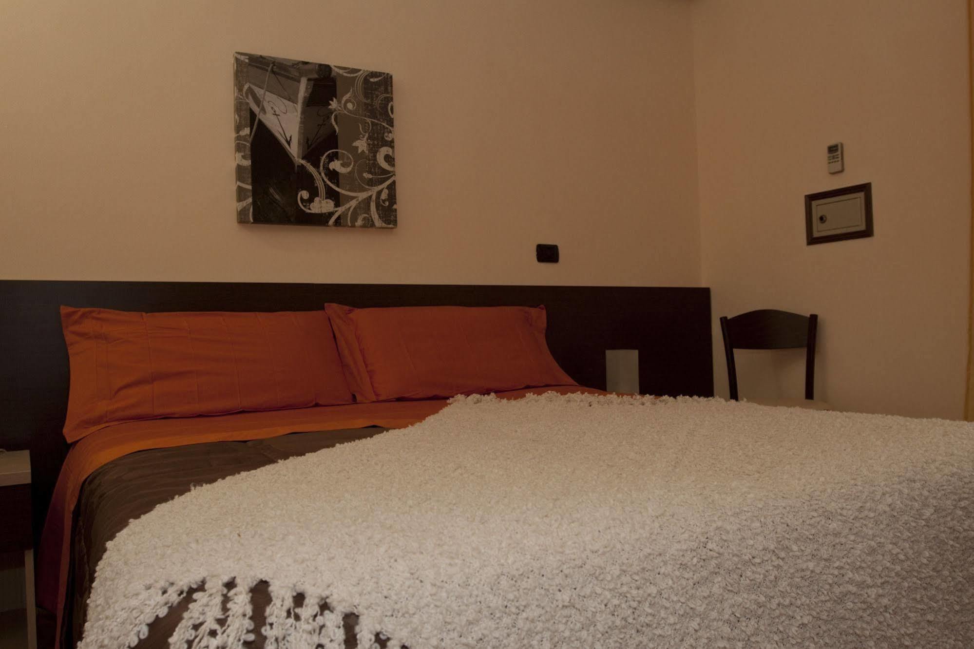 Hotel Gabrini Marina di Massa Εξωτερικό φωτογραφία